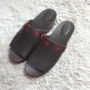 J.CREW Leather Clogs Sandals Made in Italy - size 9